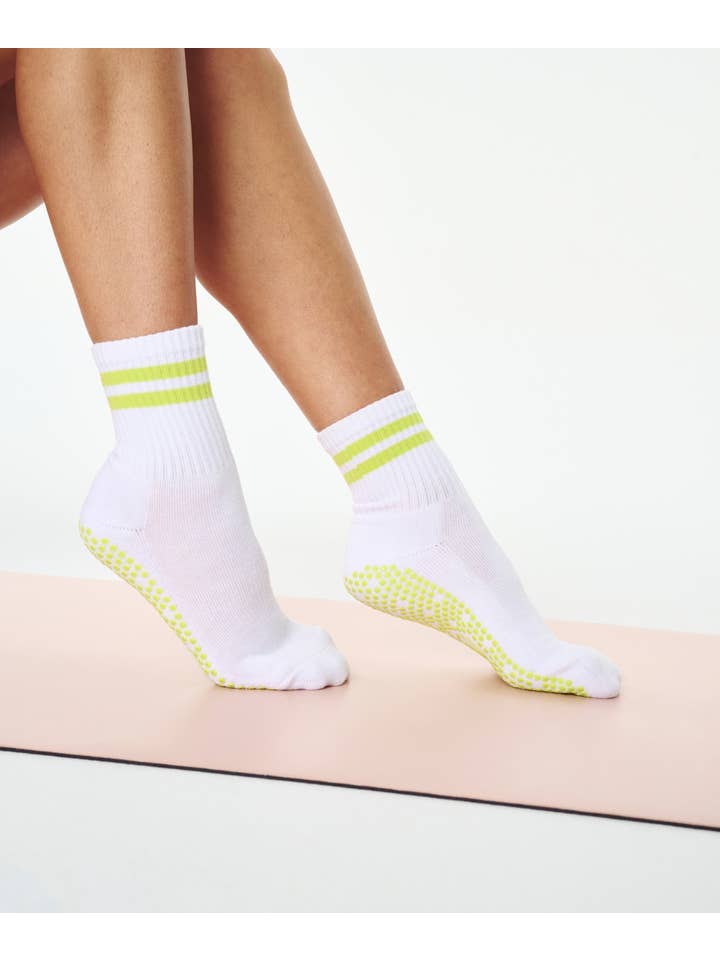 MoveActive - Wholesale Socks – Women's - Crew Non Slip Grip Socks - Lime Stripe