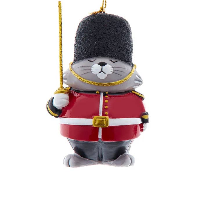 Ornement de chat de la garde royale britannique de 3,46 pouces pour la vente par Kurt S. Adler, Inc.
