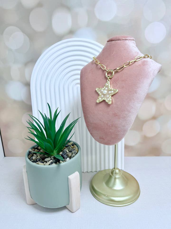 Chunky Pearl Star pour la vente par NEM Designs