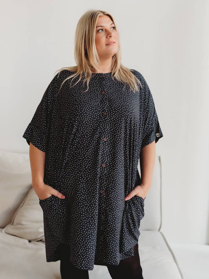 Nina Dotty Midikjole for engroshandel hos Turtledove London