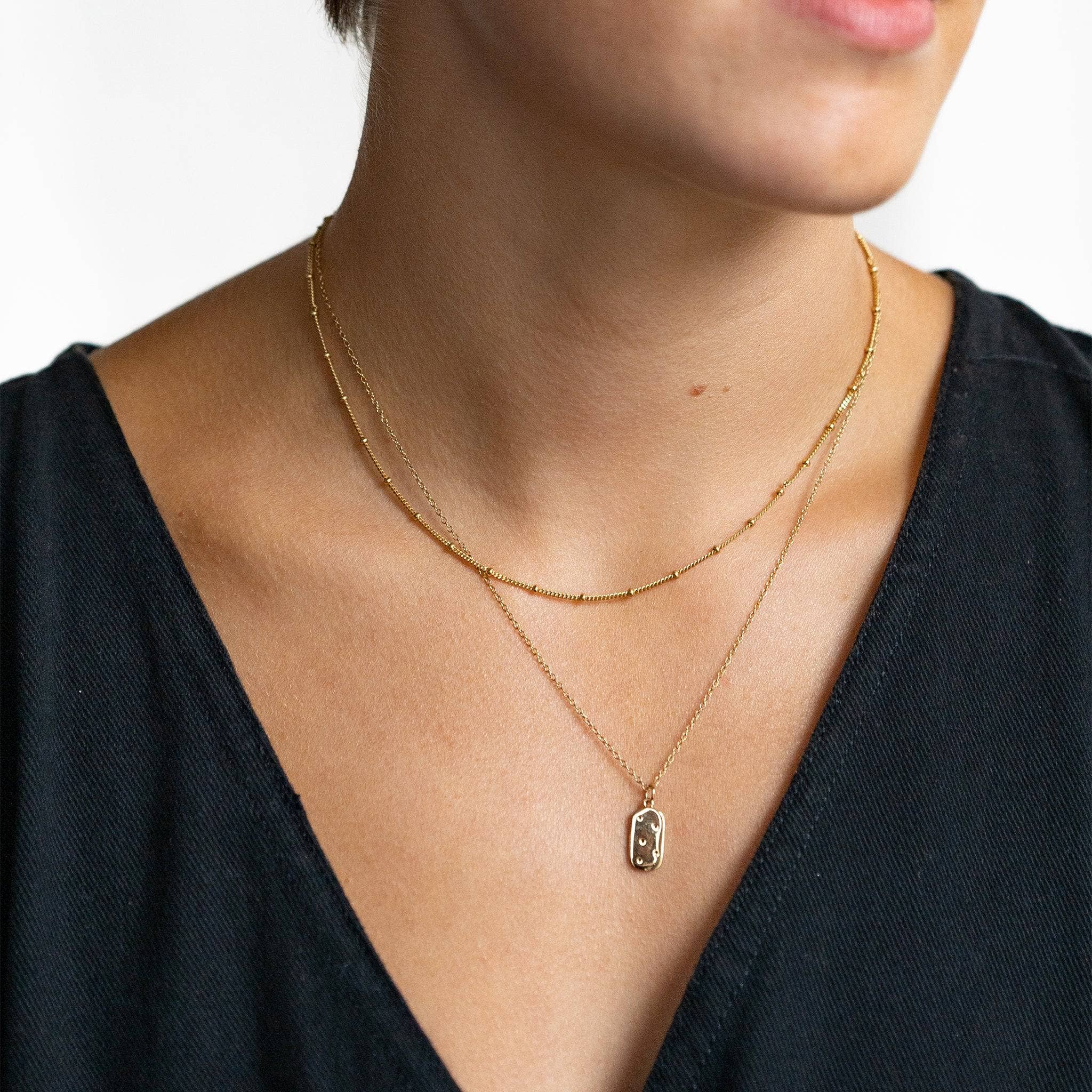 Claire Hill Designs – wholesale Link & chain necklace – Satellite Beaded Gold Chain Necklace1