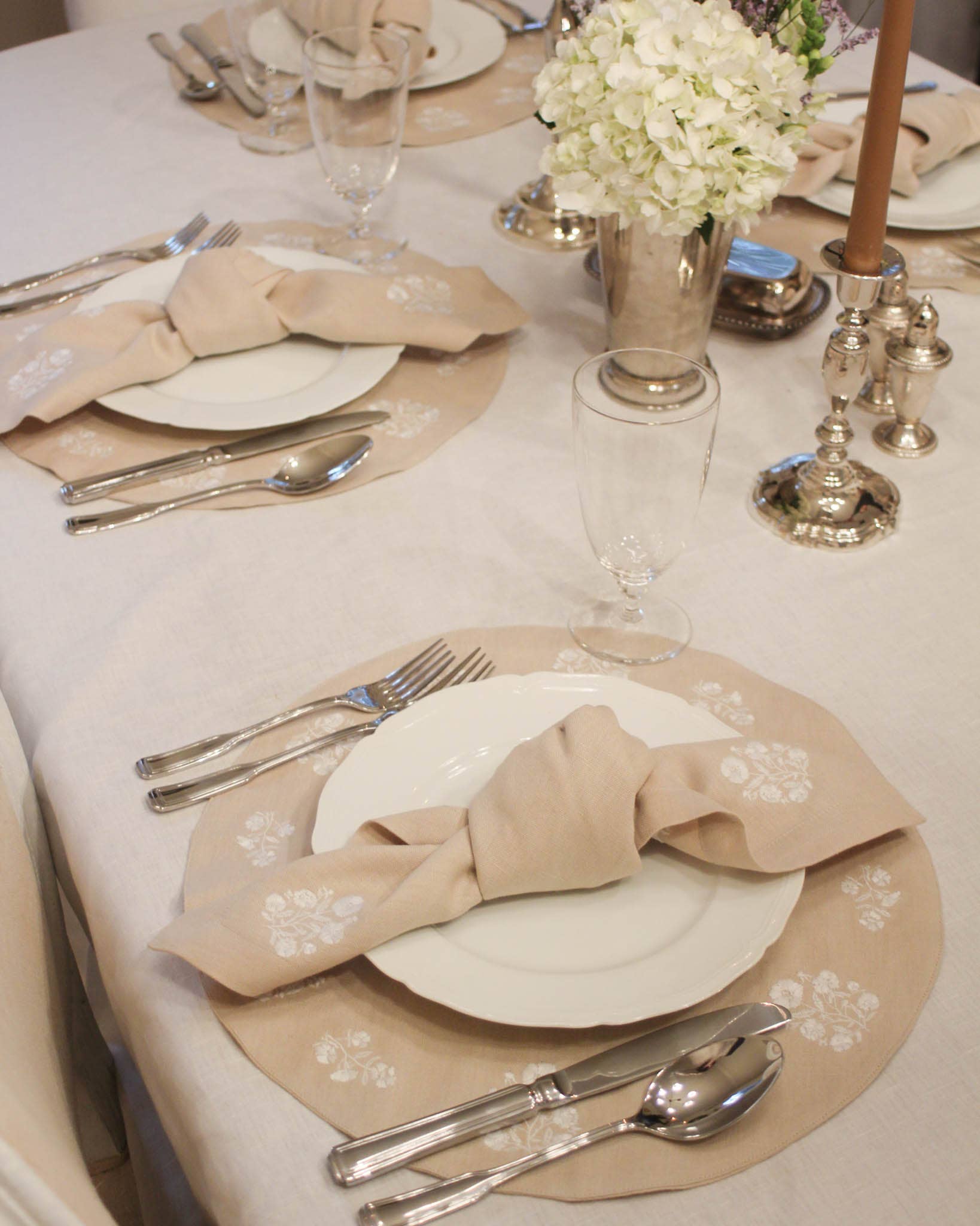 Natural White Embroidered Dinner Napkins in Linen Cotton, Set of Four for wholesale on Faire13