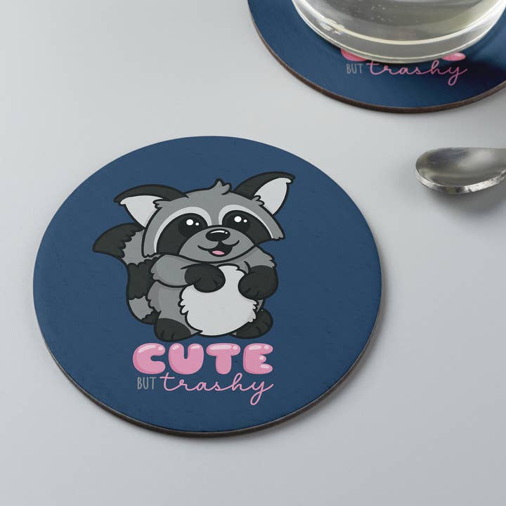 Sous-verre mignon mais trash - Raccoon Coaster - Soft Coaster pour la vente par Whoa Newt Illustration