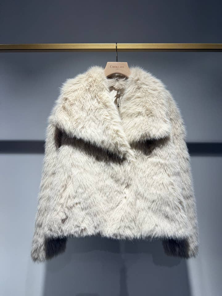 Chaqueta de pelo sintético con cuello grande - Y127 para venta al por mayor de CHOKLATE PARIS