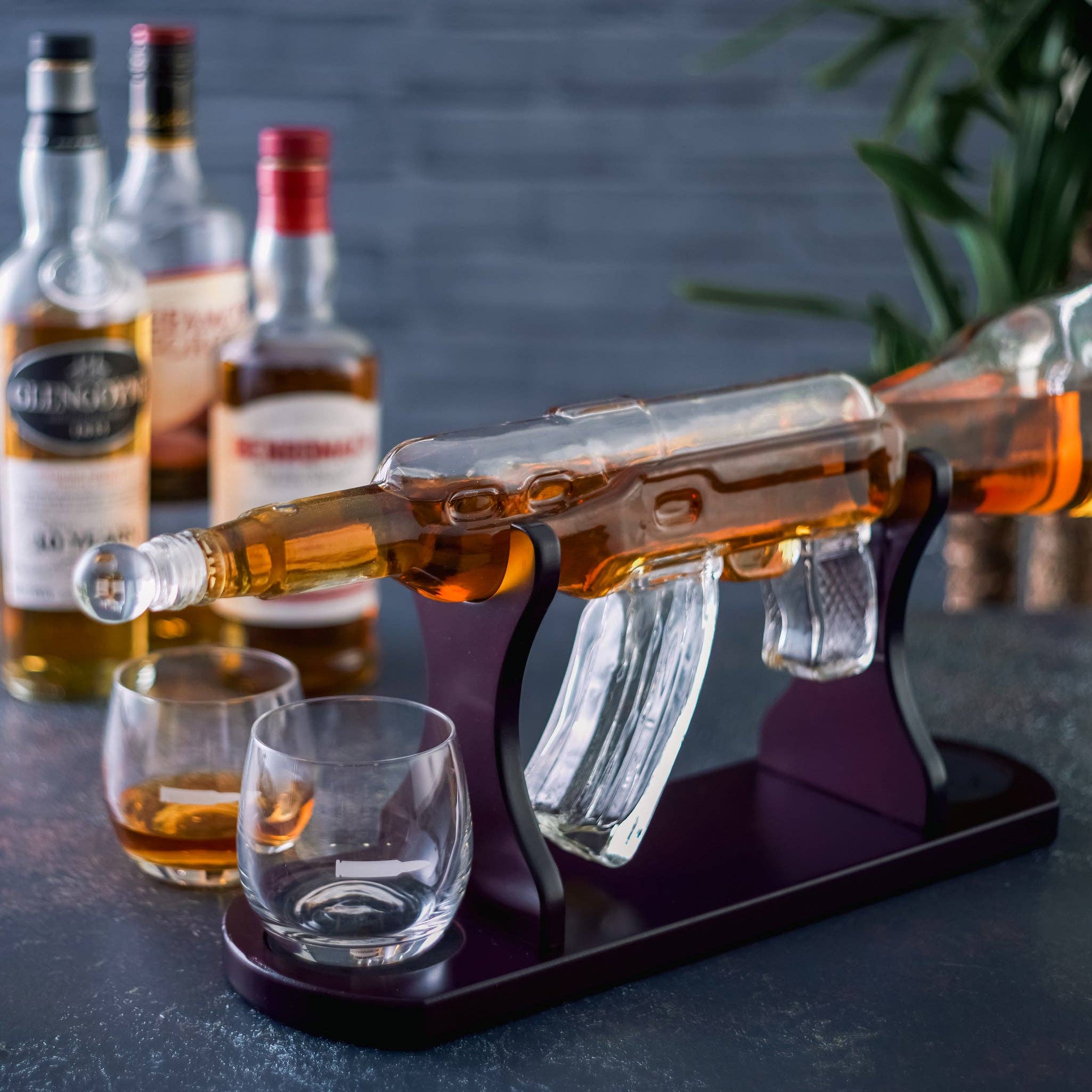 Oak & Steel - Vendita all'ingrosso Decanter - Set decanter per whiskey a forma di fucile1