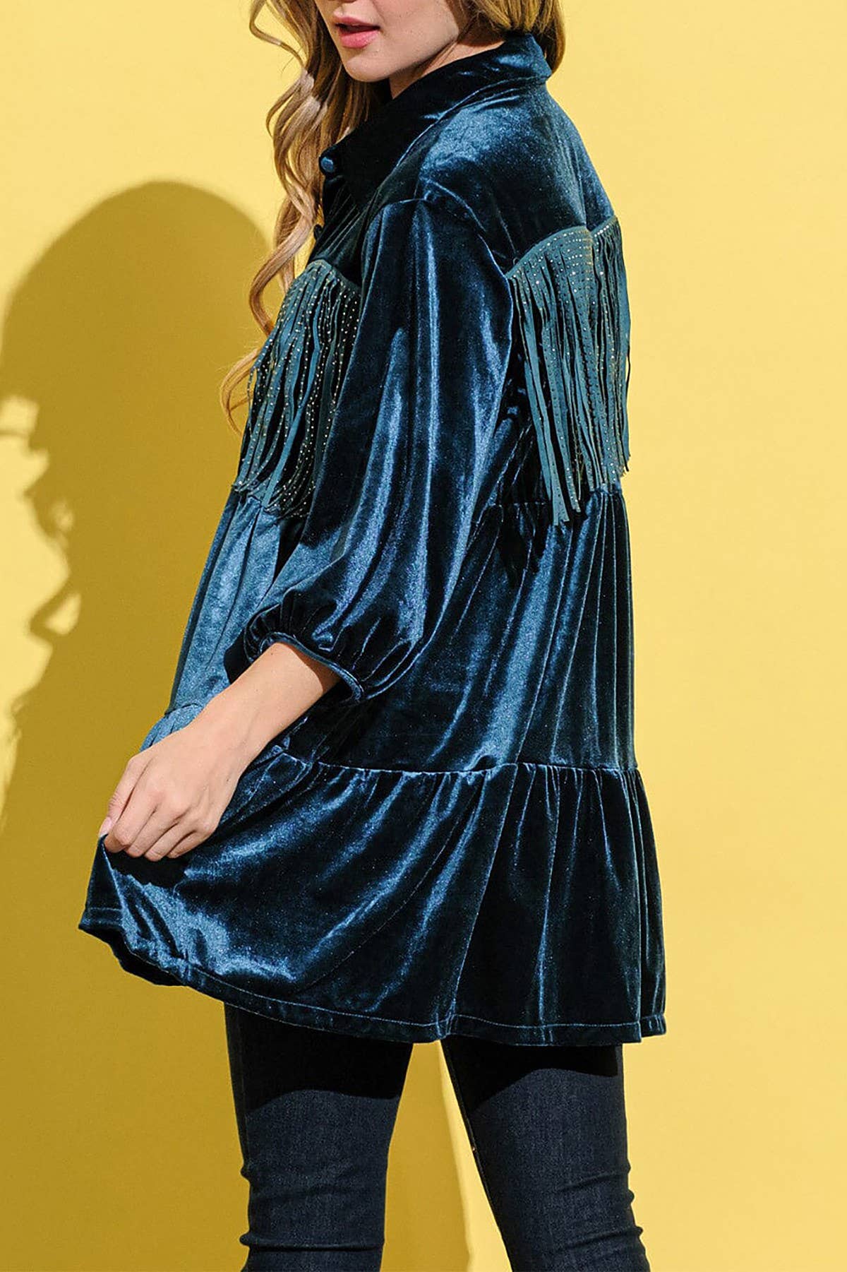 ROUSSEAU - Venta al por mayor Túnica - Mujer - TÚNICA DE TERCIOPELO SÓLIDO CON FLECOS Y MANGAS 3/4 ABOTONADA7