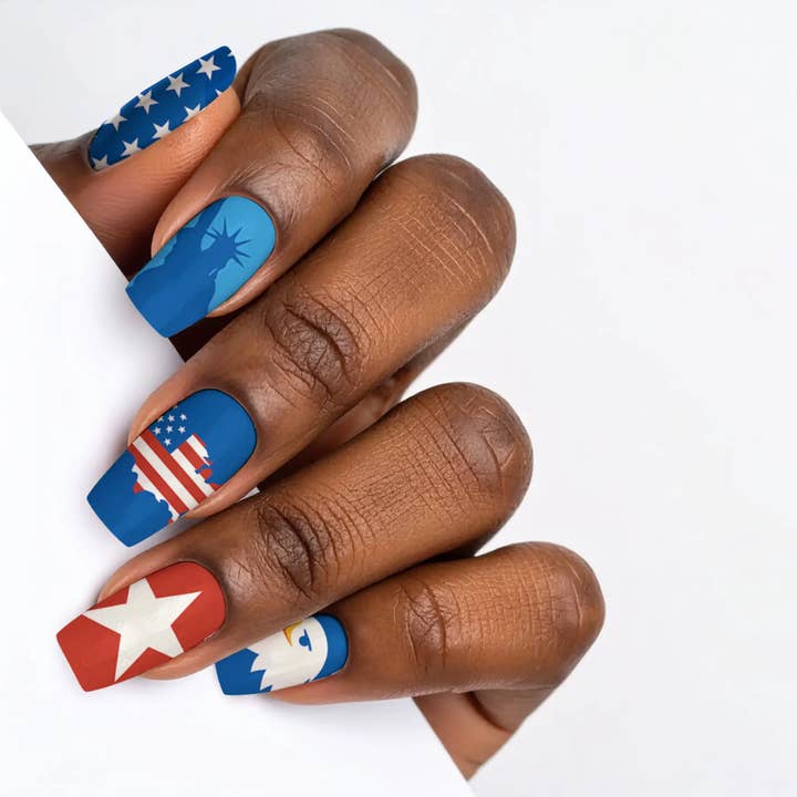 Sparkler Surge Labor Day Set26 Faux Ongles pour la vente par FYNE BODY
