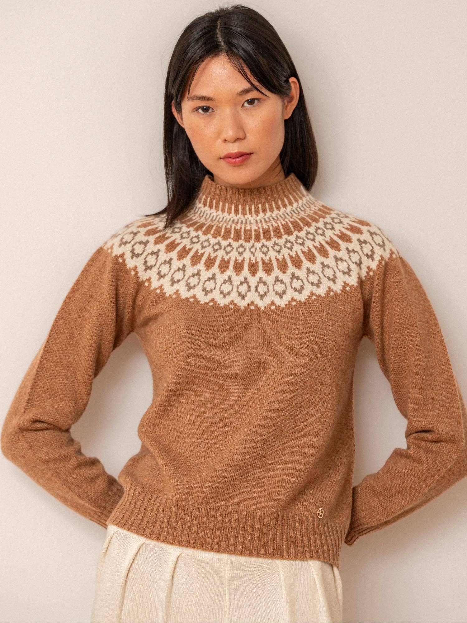 Bel Cashmere S.C. – wholesale Knitted jumper – Women′s – Martina Cashmere Sweater Camel1