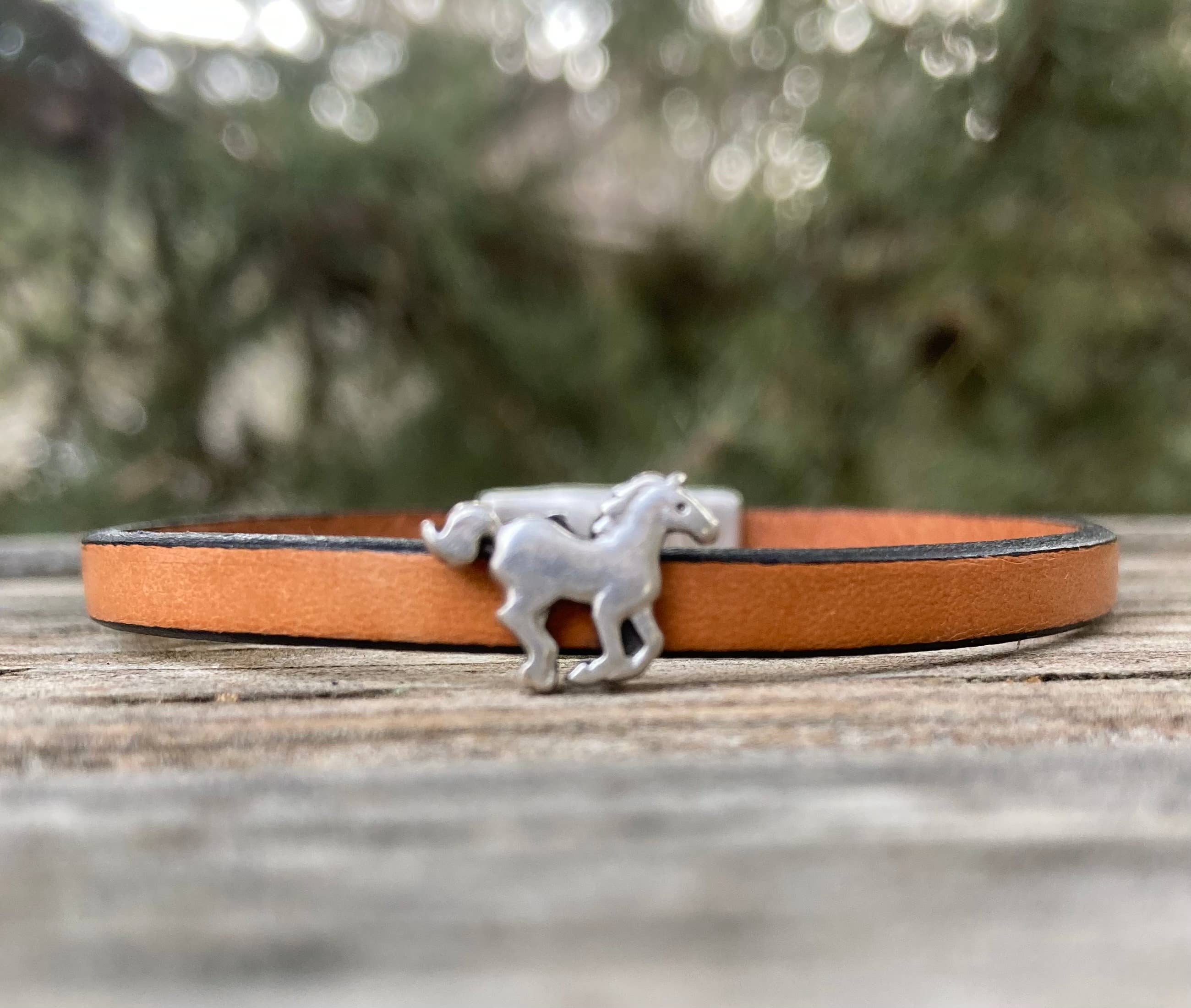 Rox-anne - Wholesale Bangle Bracelet - A Horse is a Horse of coarse!5