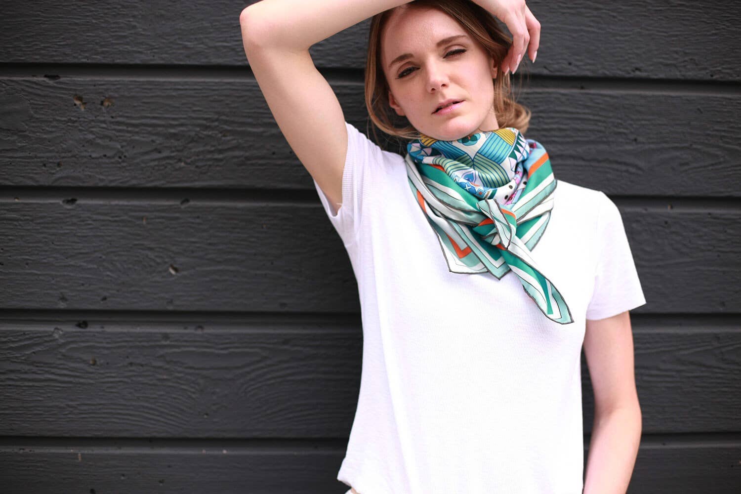 Jessie Zhao New York – wholesale Scarf – Women's – Silk Scarf of Reconstruction with Shapes in Blue4