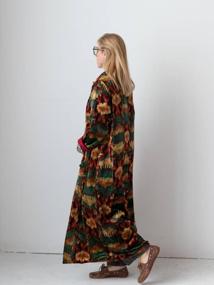 Sanjanaandme - Wholesale Coat - Women's - Meera Silk Velvet Coat3