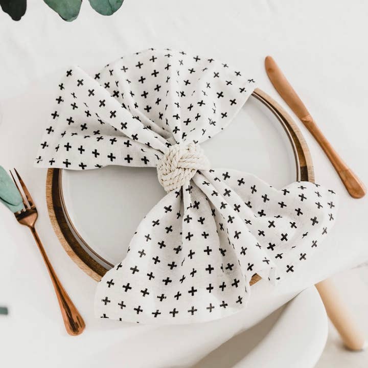 Serviette Croix Scandi pour la vente par Jodie Gaul & Co