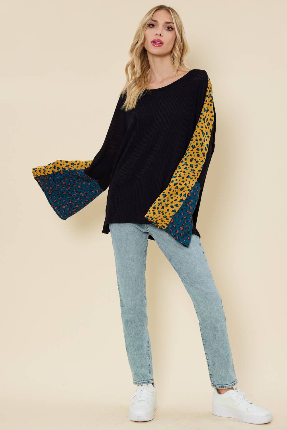 FSL Apparel – wholesale Tunic – Women’s – ST6590 - Bell sleeve top with color contrast leopard print11