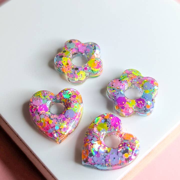 L'atelier Nounille - Wholesale Stud/Post Earrings - Epoxy resin candy confetti pendants | small heart shape0