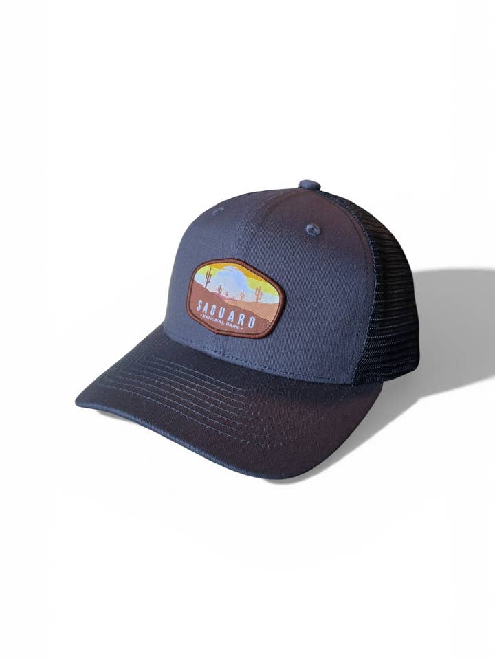 Casquette trucker snapback avec écusson brodé du Parc national de Saguaro pour la vente par Moove Headwear