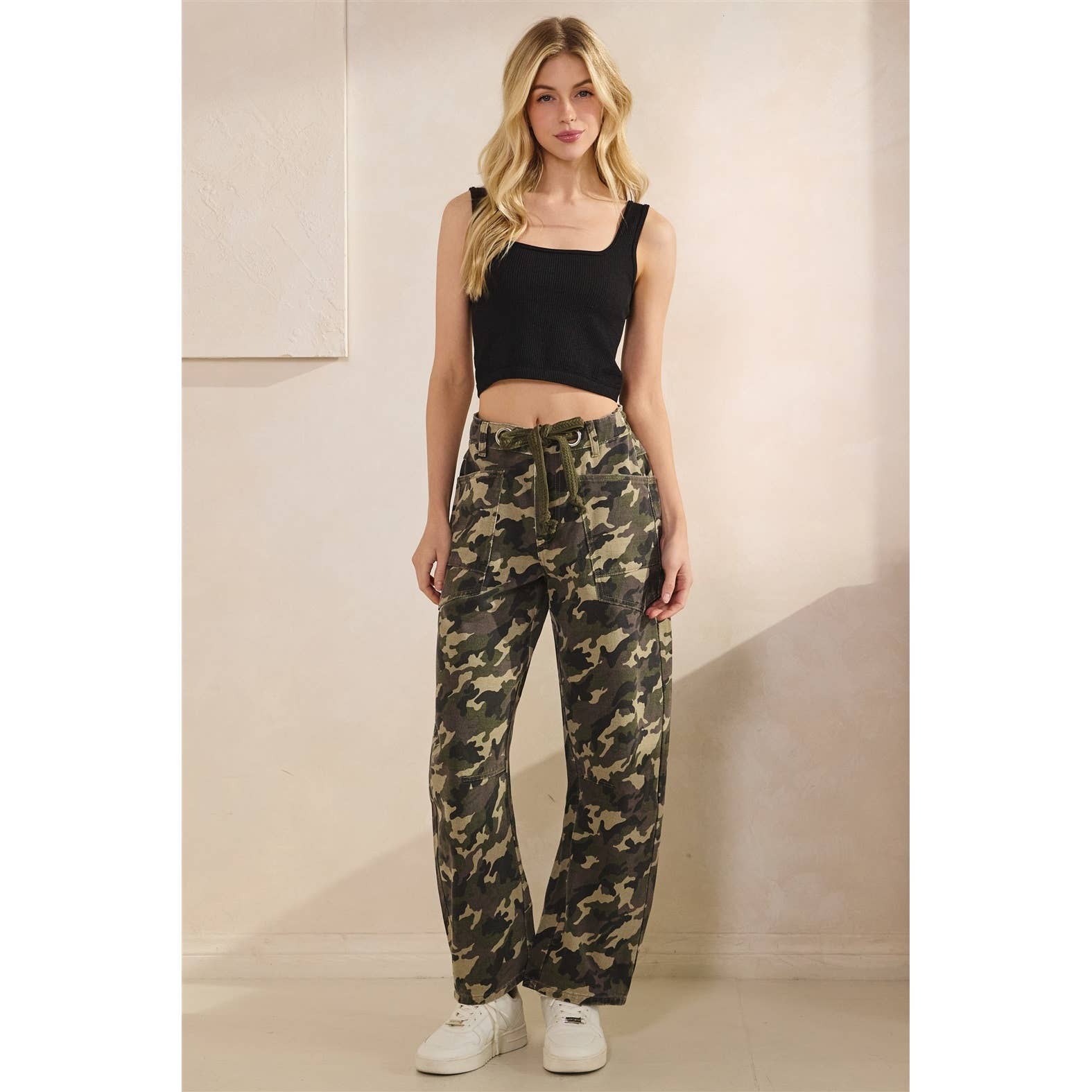 Veveret - Wholesale Pants - Women's - Printed Horseshoe Jeans with Belt Detail5