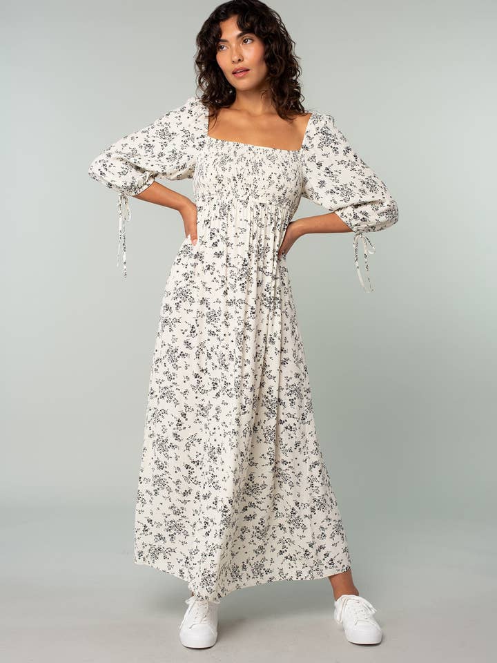Robe mi-longue à encolure carrée florale à taille Empire pour la vente par Lovestitch