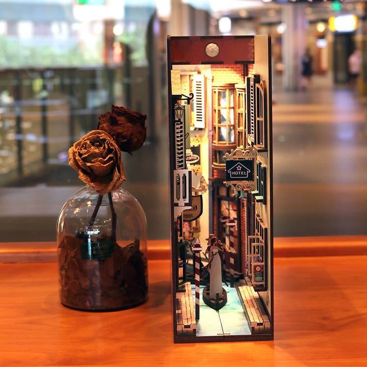 Hands Craft - Wholesale DIY Craft Kit - DIY Miniature House Book Nook Kit: Travel in Venice