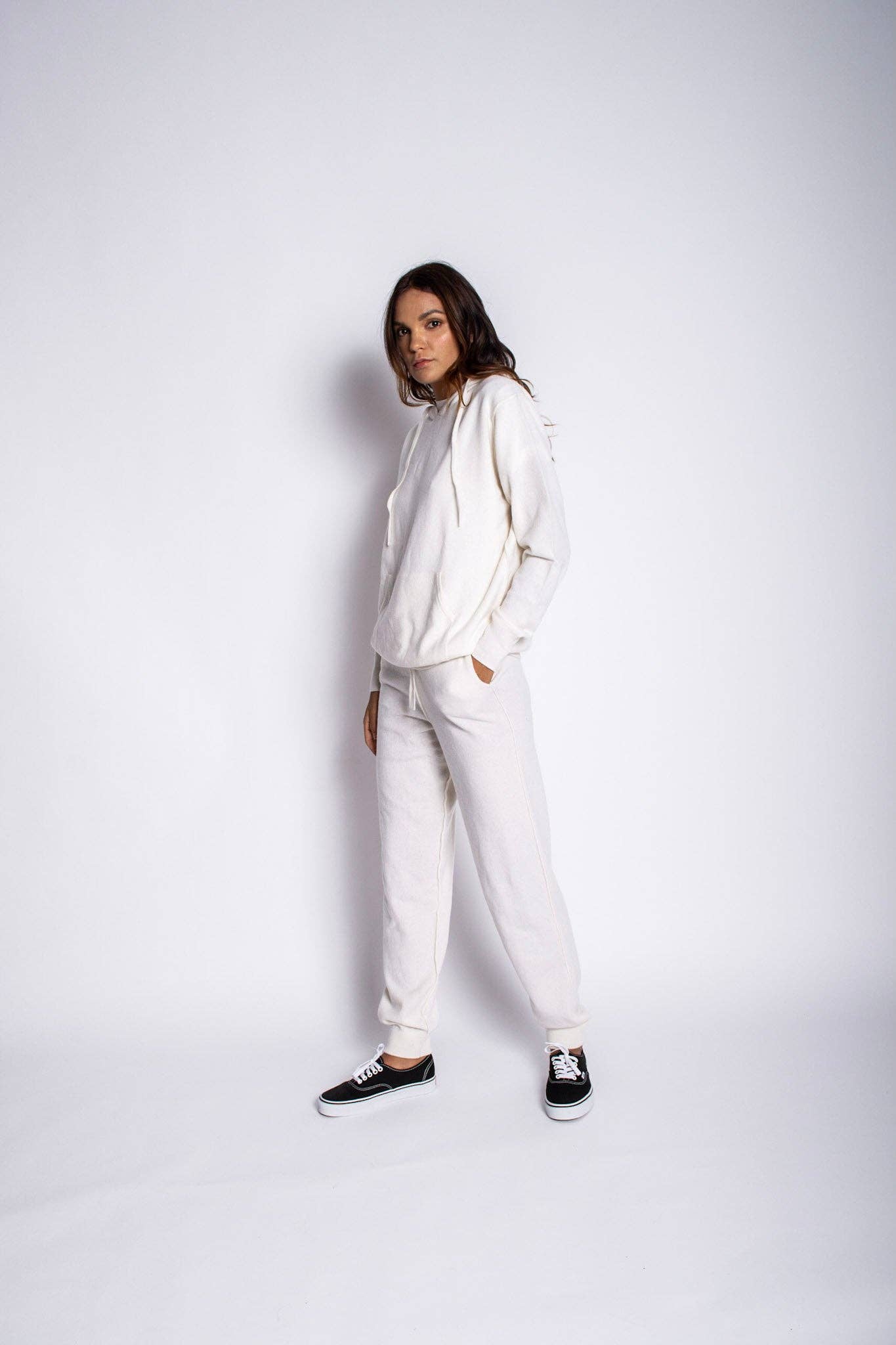 Karen Thomas – wholesale Lounge set – Women's – Cashmere Loungewear Sweatsuit Two Piece Set2