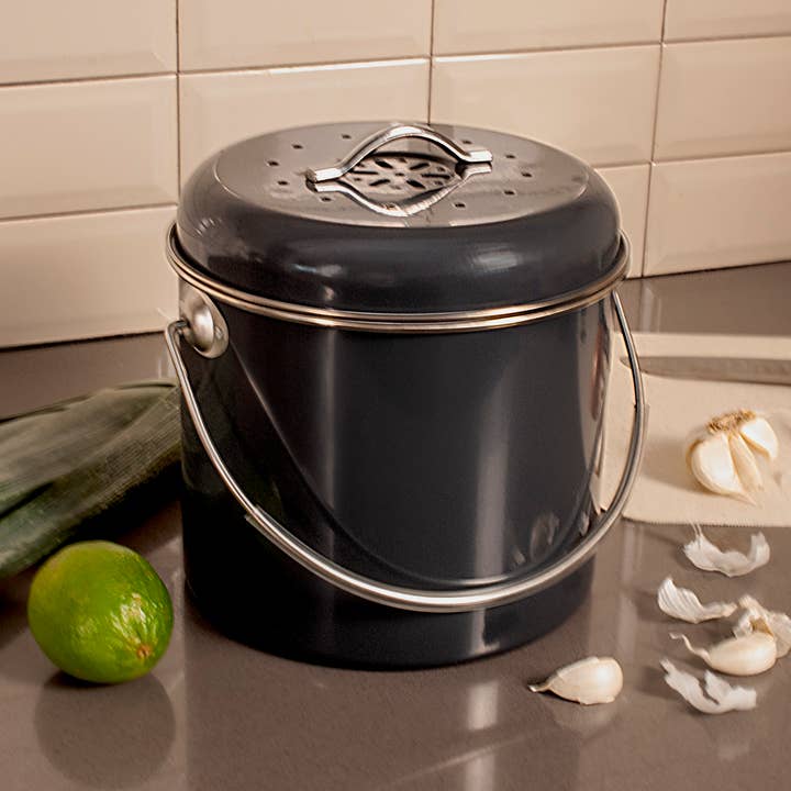 Gris KITCHEN BASICS Corbeille à compost grise avec filtre à charbon, 9 x 7 po, 5,8 W en vente sur Faire4