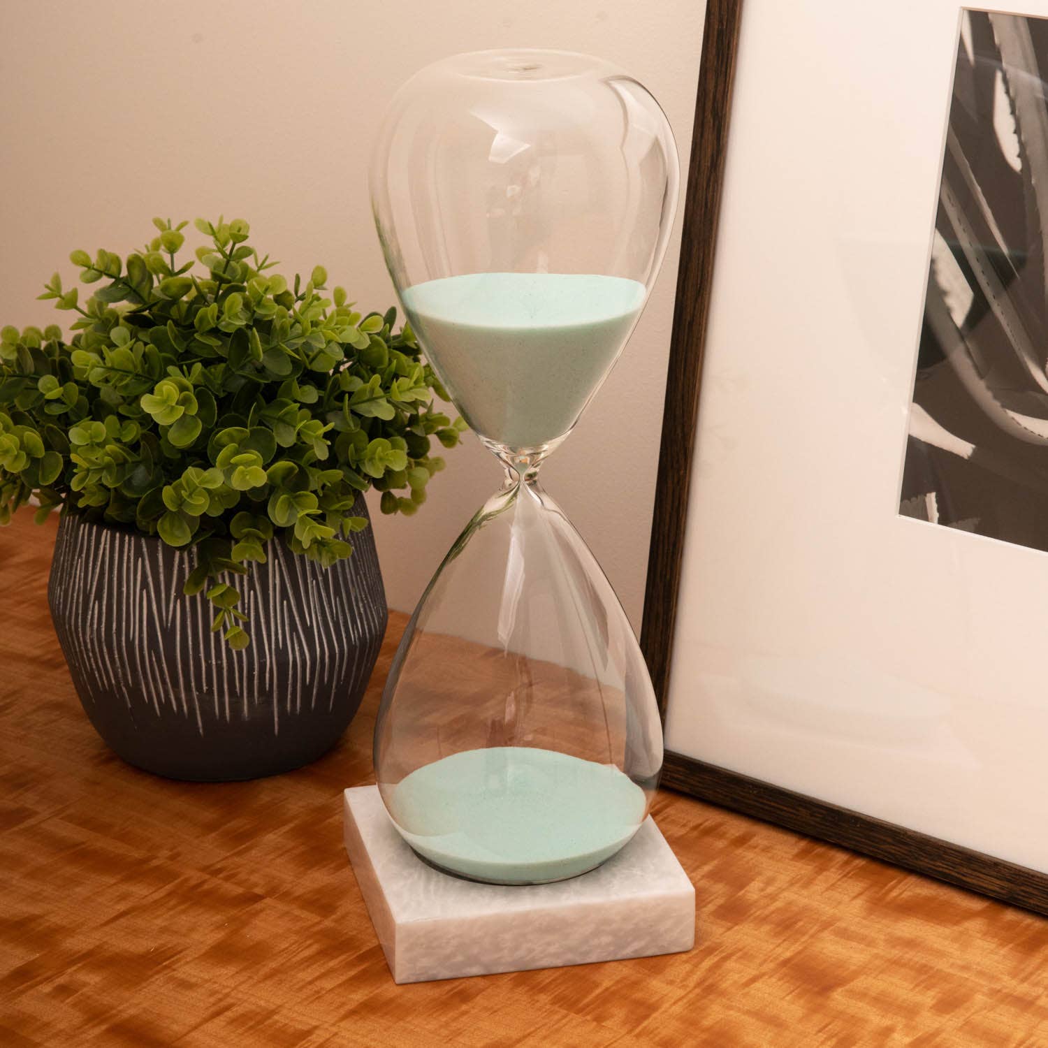 BeyBerk International - Wholesale Decorative Tabletop Object - 90 Minute Hourglass Sand Timer on Marble Base - Blue Sand1
