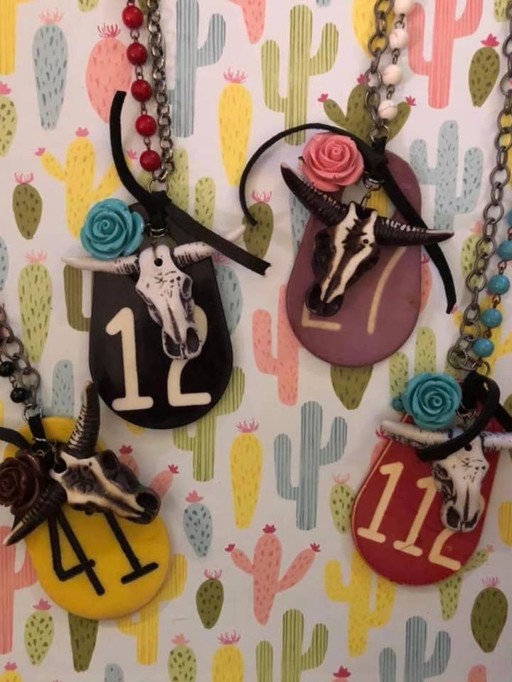 Vintage halsketting met grote veetels voor wholesale door Savannah Hoffman Designs Artisan Jewelry