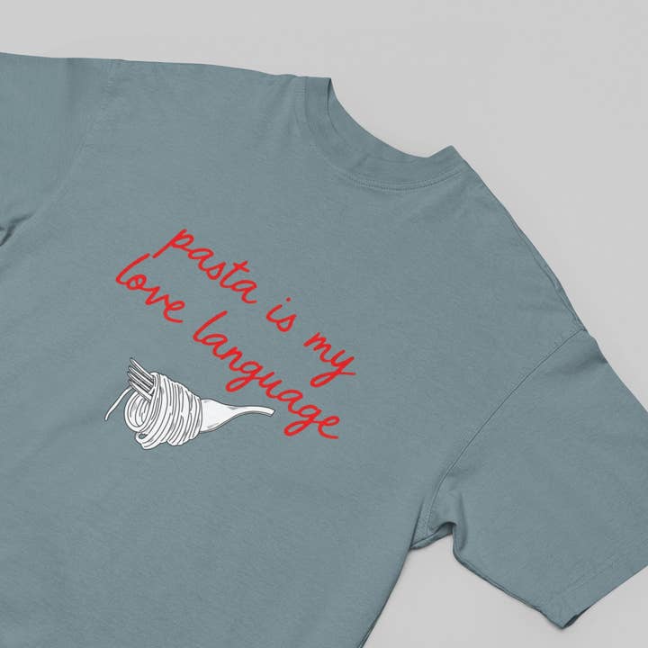 Pasta Is My Love Language T-shirt - Til den ægte kulhydratkender for engroshandel hos Chronically Creative & Co.