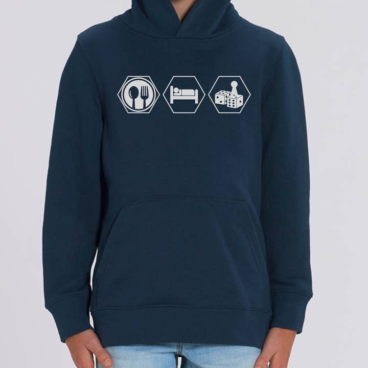 Chandail à capuchon Eat Sleep Play pour enfants pour la vente par Meeplings | Handmade in Berlin