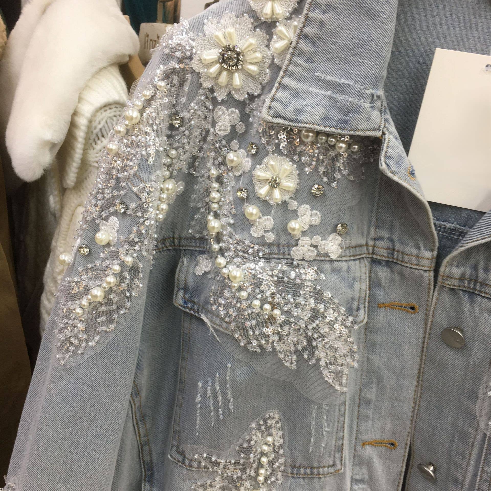 PEACH ACCESSORIES - Wholesale Denim Jacket - Women's - Romantic Floral & Pearl Light Blue Denim Jacket DNM019