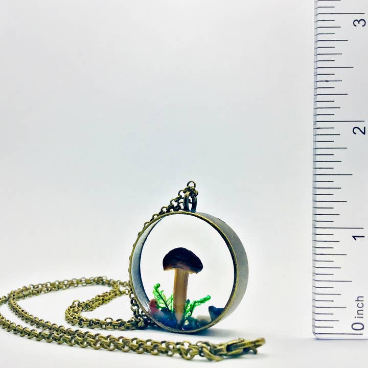 Pendentif Collier Curiosité Véritable Champignon 1,25" n° 687 pour la vente par Fungus Farm LLC