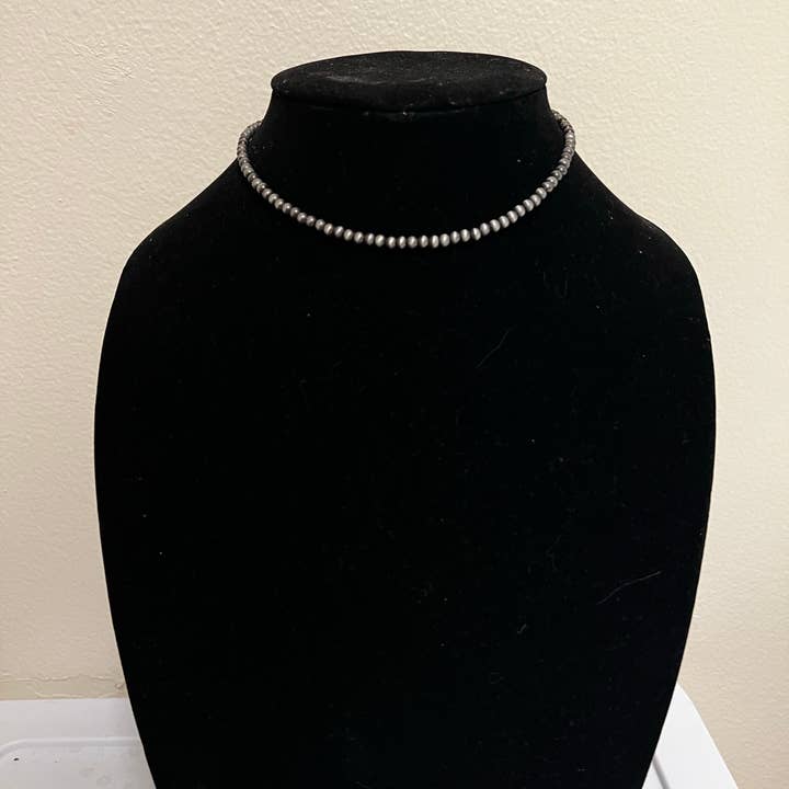 Perle Navajo synthétique de 4 mm pour la vente par Ewe Savvy Jewerly