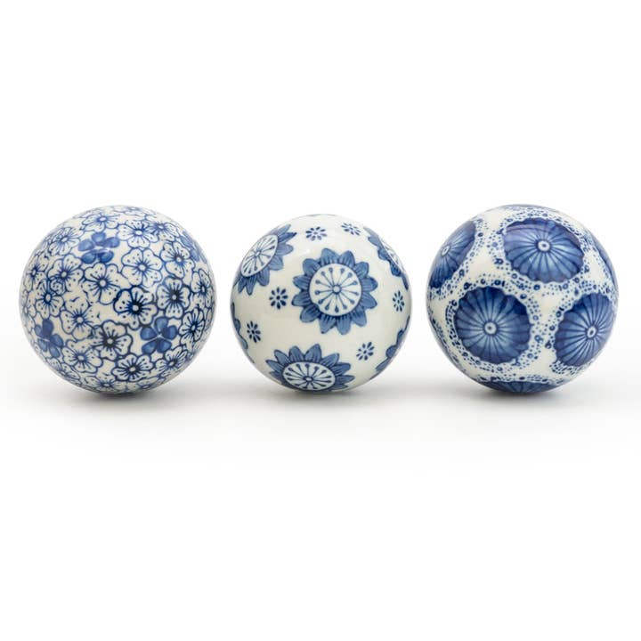 Candlelight Products Ltd – wholesale Decorative tabletop object – Sumatra Blue & White Assorted Small Decorative Ball 7cm 6PK3