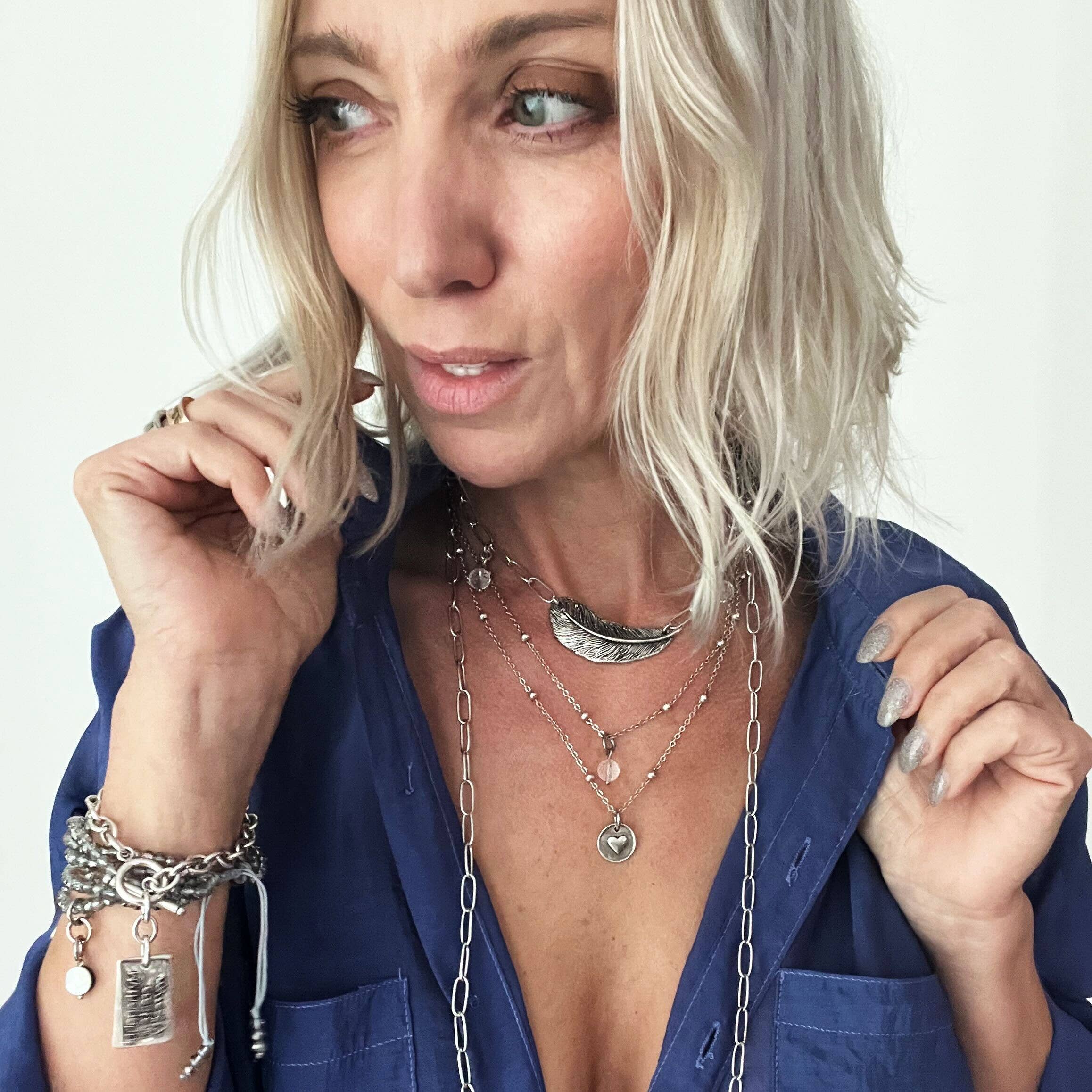 Katia Designs – Engroshandel Halskæde med vedhæng – "Halskæde med Vedhæng 'Jeg er Nok'"5