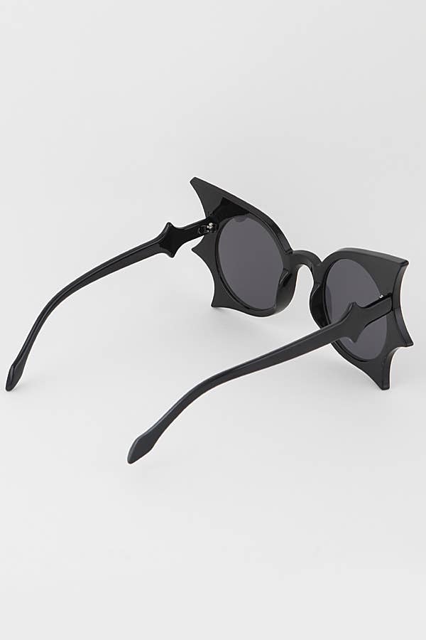 MIX Bolted Bat Wing Round Sunglasses for wholesale on Faire3