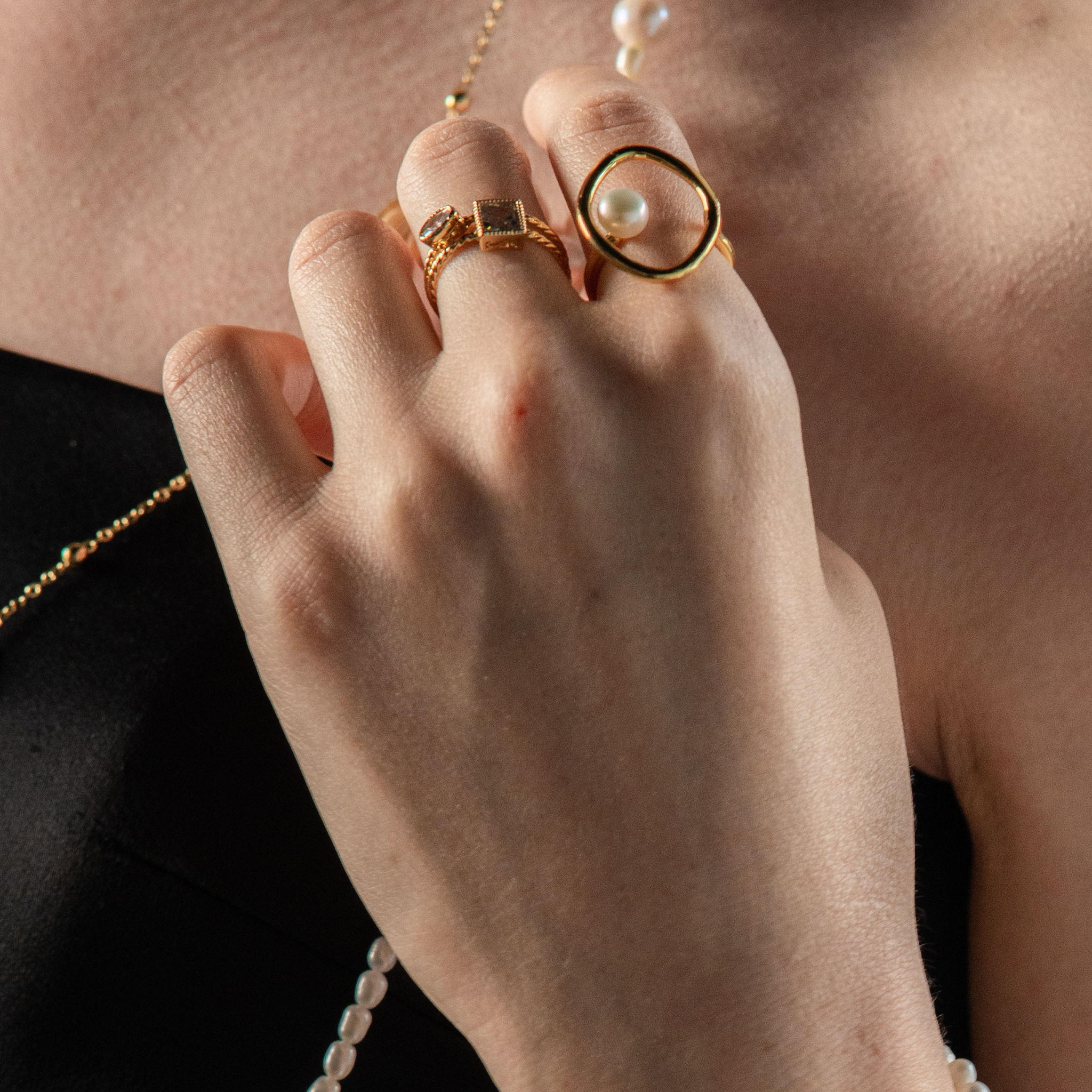 Factor Stories - Wholesale Single Stone/Solitaire Ring - Gold Square Ring1