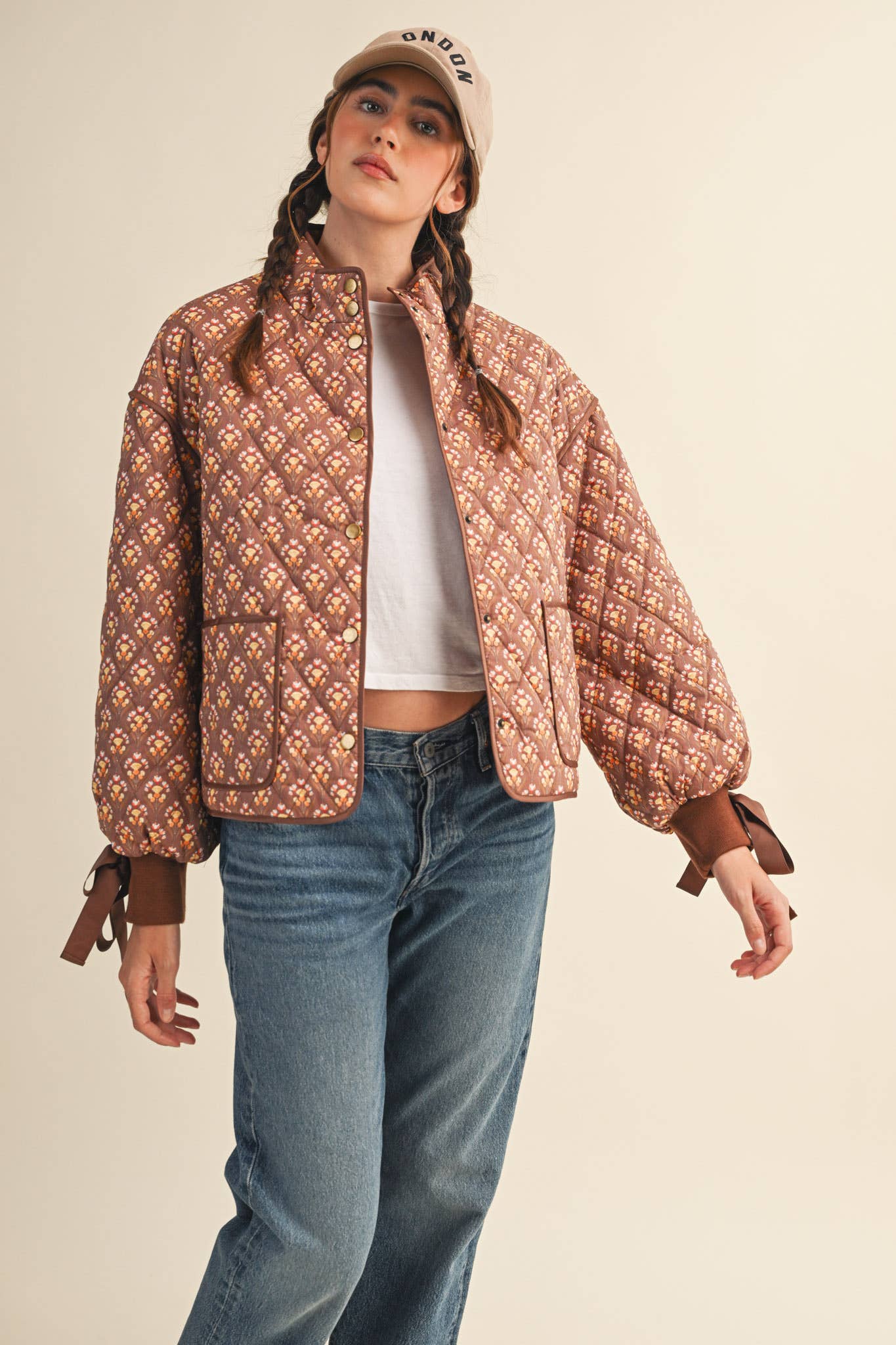 &MERCI - Wholesale Jacket - Women's - FLORAL QUILTED JACKET WITH RIBBON SLEEVE DETAIL MJK44322