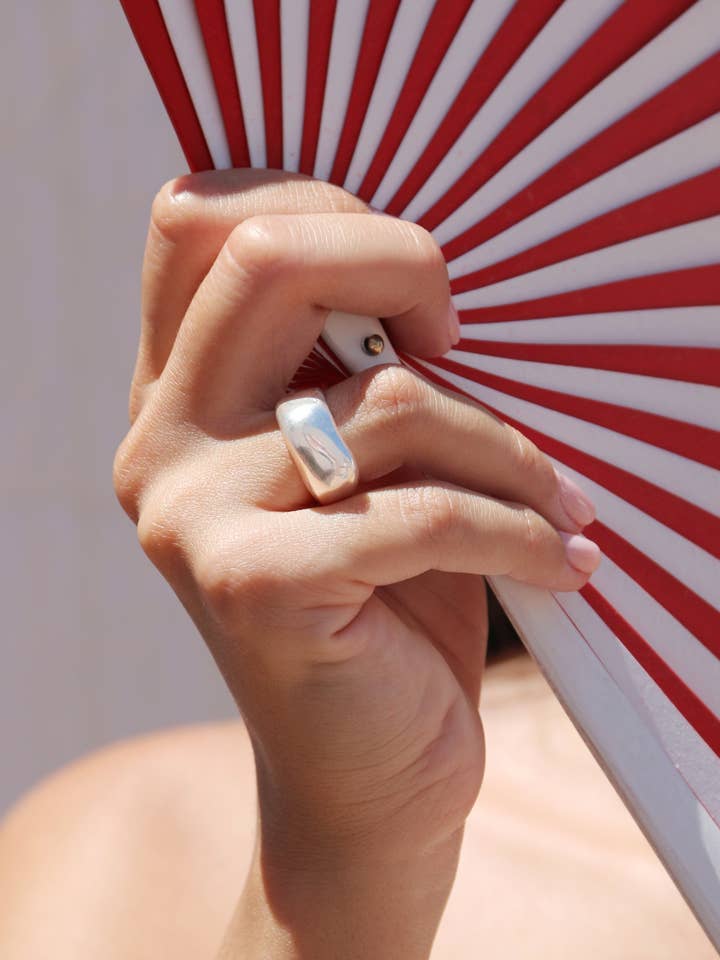 La chanson pour la vente par nos une