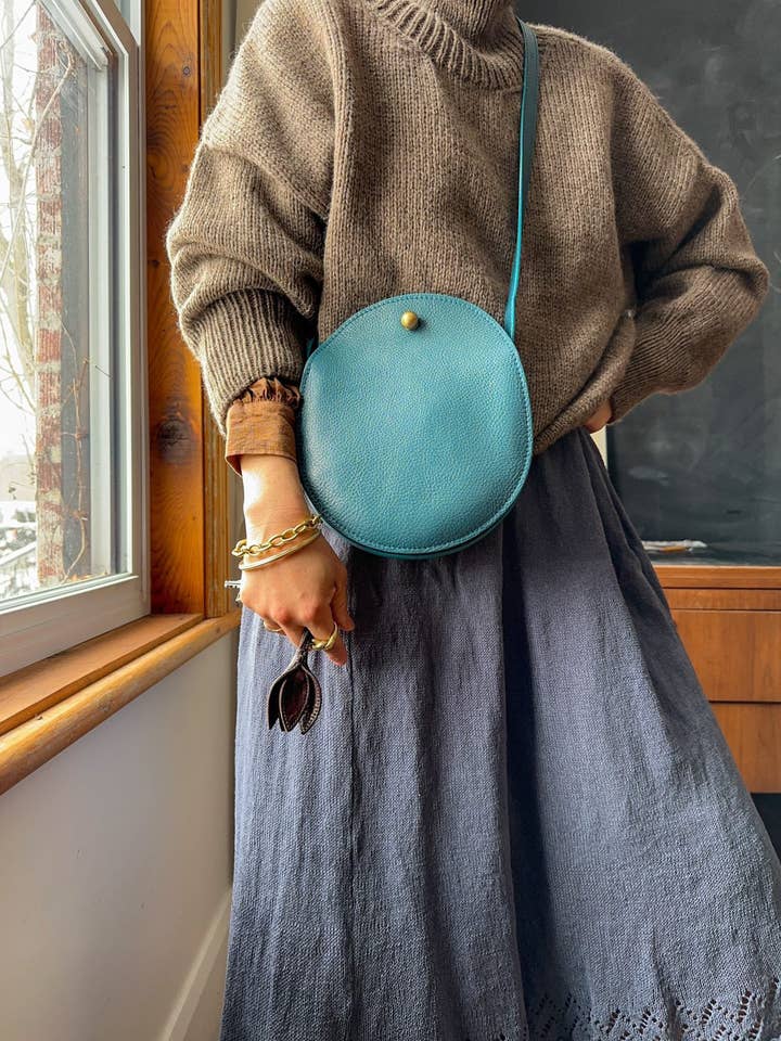 Armure de Bracelet en Laiton (Ovale Moyen) pour la vente par Ashera Armour