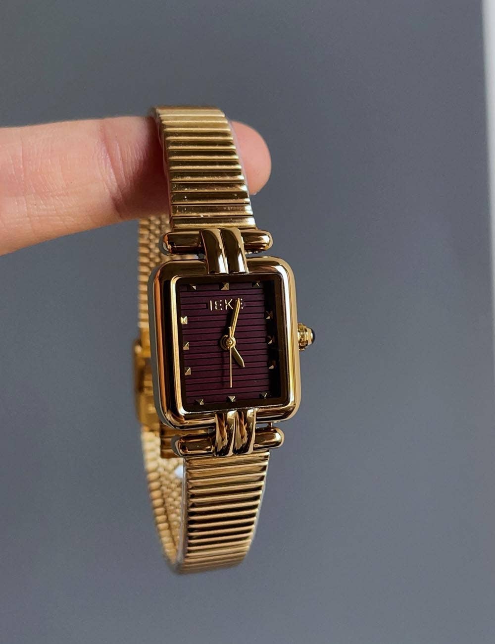 Dipped Shop - Wholesale Wrist Watch - Women's - Minimalist Geometric Dail Stainless Steel Watch DP25E4404