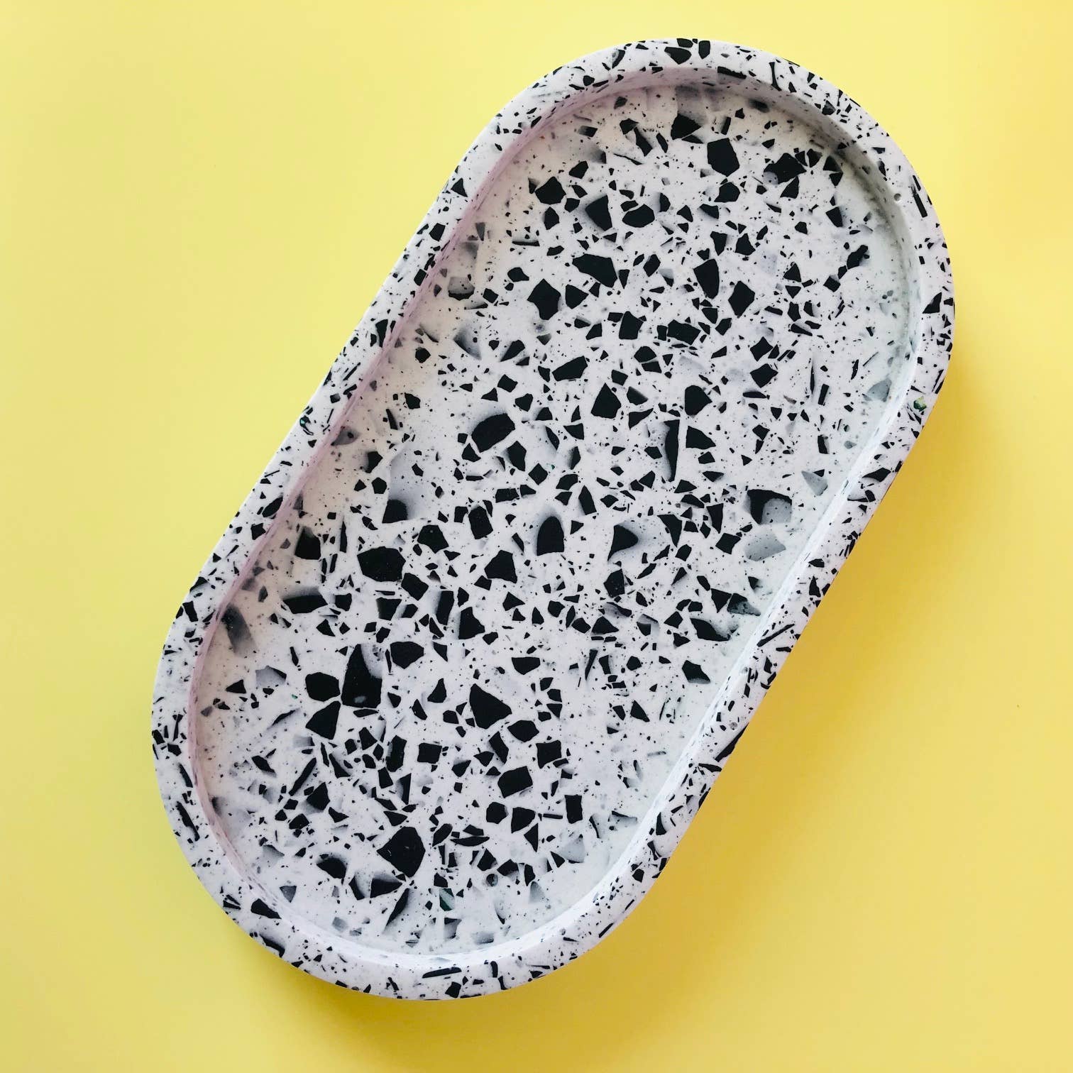 Rosie Glow – wholesale Decorative tray – Oval Terrazzo Tray2