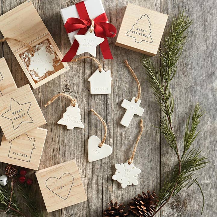 Santa Barbara Design Studio by Creative Brands - Wholesale Ornament - Face to Face Ceramic Ornament - Snowflake - Let It Snow2