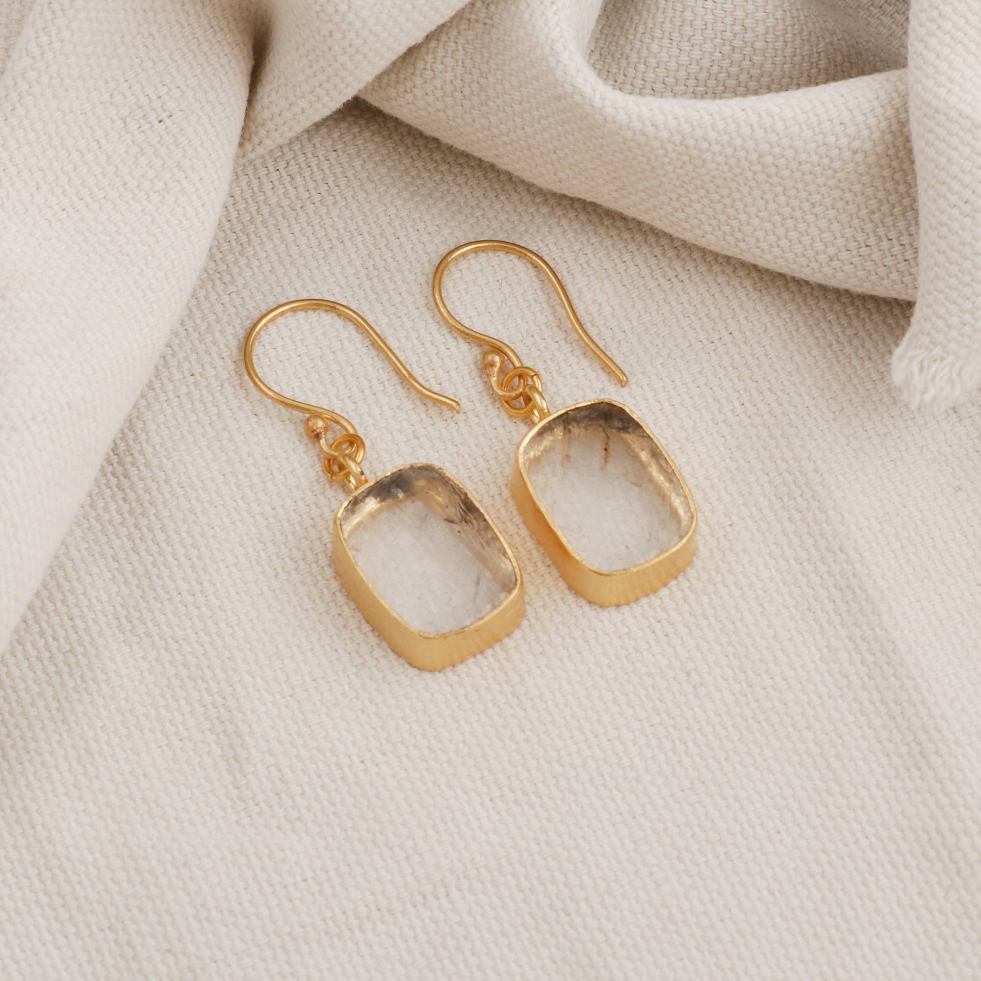 El Joyero – wholesale Dangle earrings – Crystal Quartz Earring Raw Birthstone Hook Dangle Earrings1