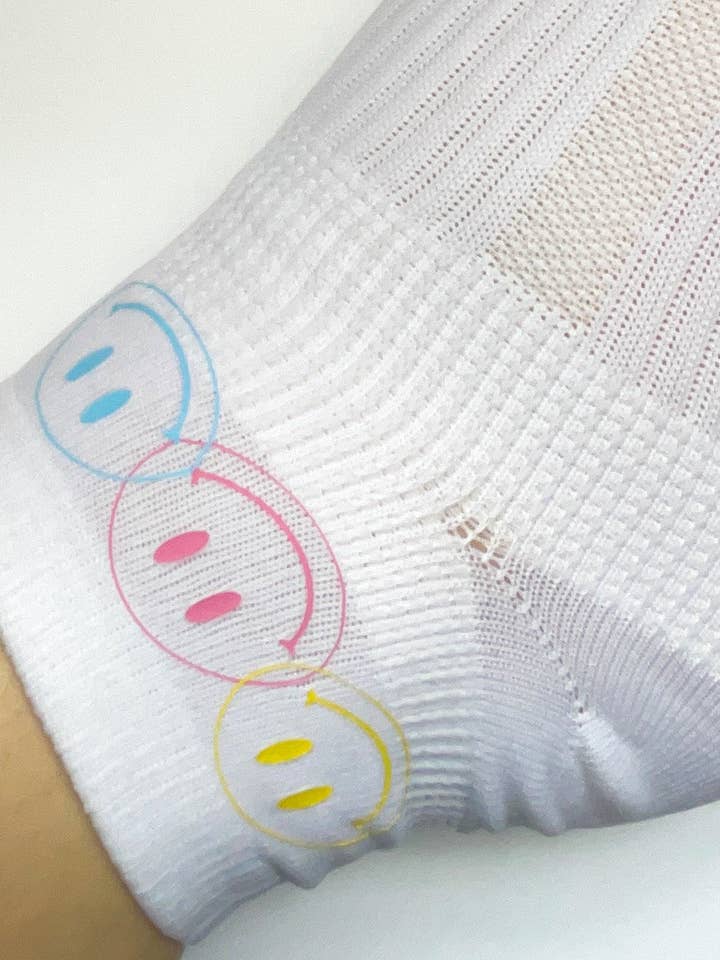 Smiley socks for wholesale by Thisishappyclub