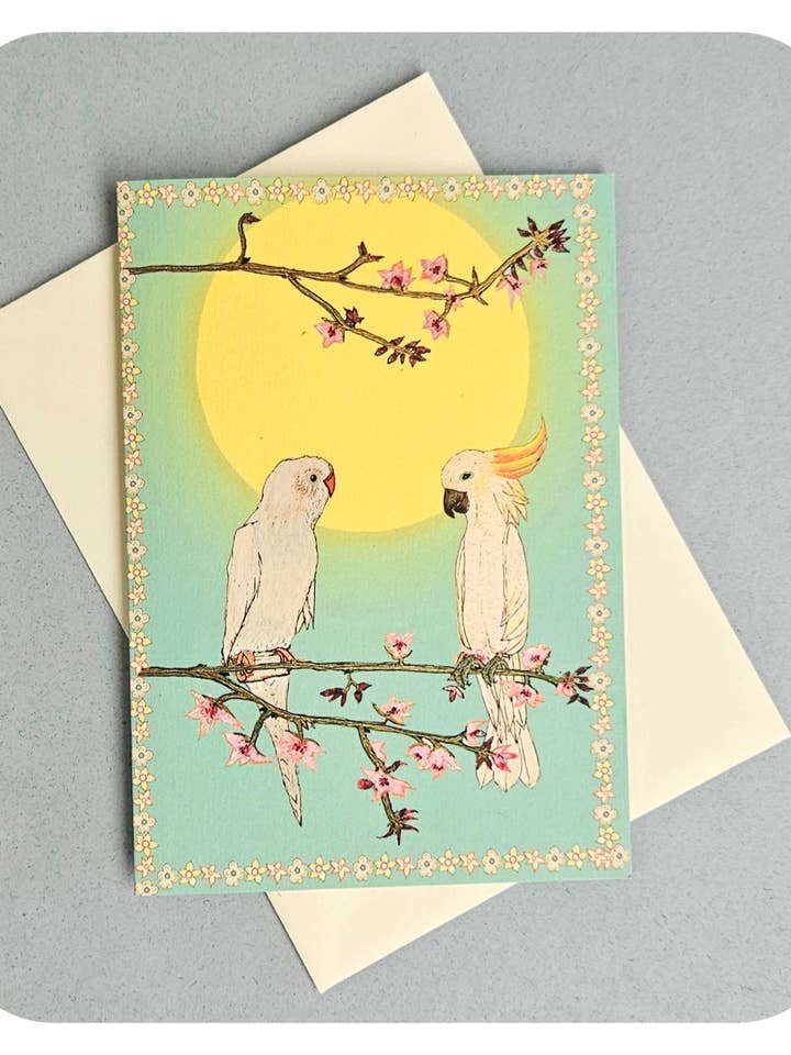 CACATOÈS ET PERRUCHE ASSIS DANS UN ARBRE pour la vente par Wildflower cards