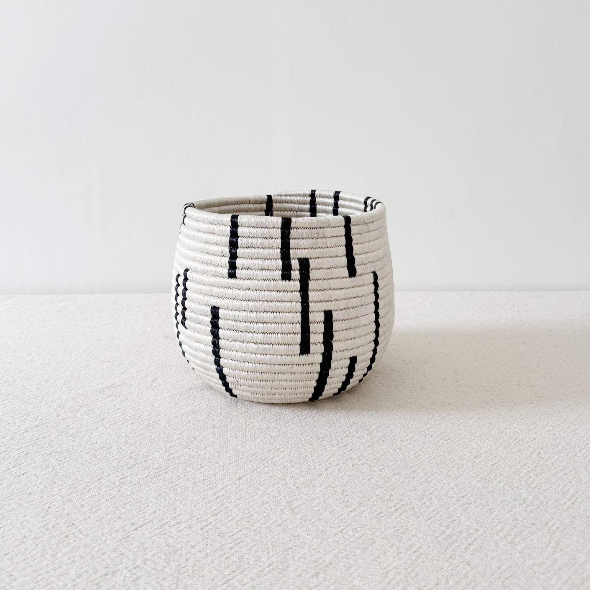 Amsha - Wholesale Plant Pot - Honey Pot Basket: Mugano1