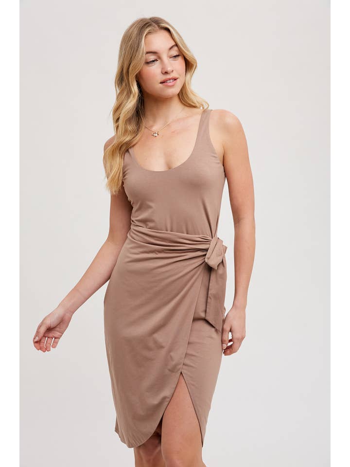 Bluivy - Wholesale Dress - Women's - SLEEVELESS KNIT TIE-FRONT WRAP DRESS4