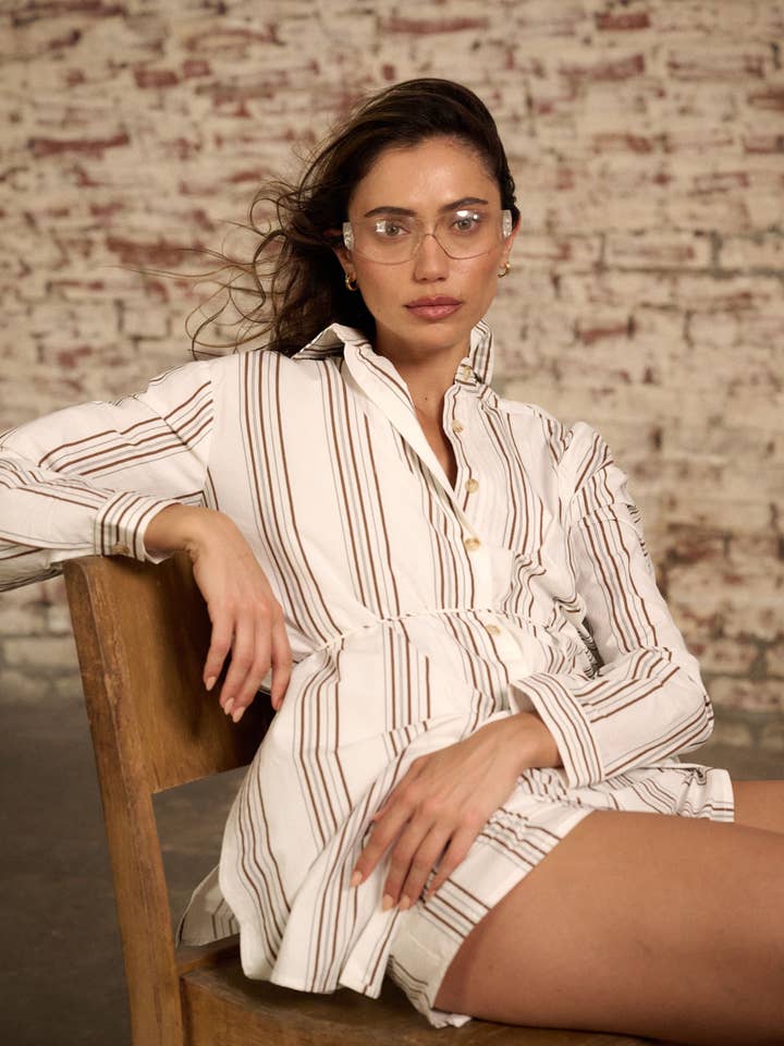 Skjorterommer med stribet bælte og knap foran for engroshandel hos Promesa USA