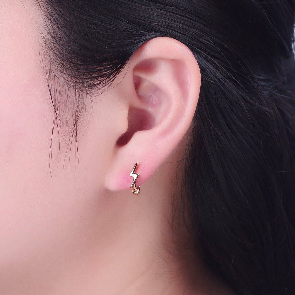 Aim Eternal - Wholesale Huggie Earrings - Minimalist Lightning Bolt Huggie Hoop Earrings P-4102