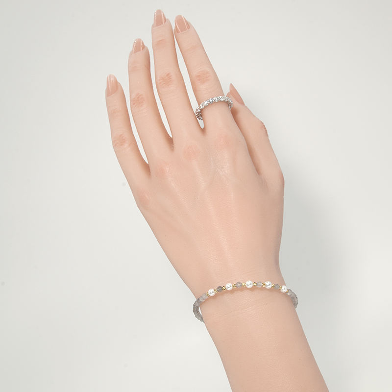 Artisans de Madagascar - Wholesale Beaded Bracelet - Gray Labradorite Bracelets Faceted Beads between 3 & 4 mm2