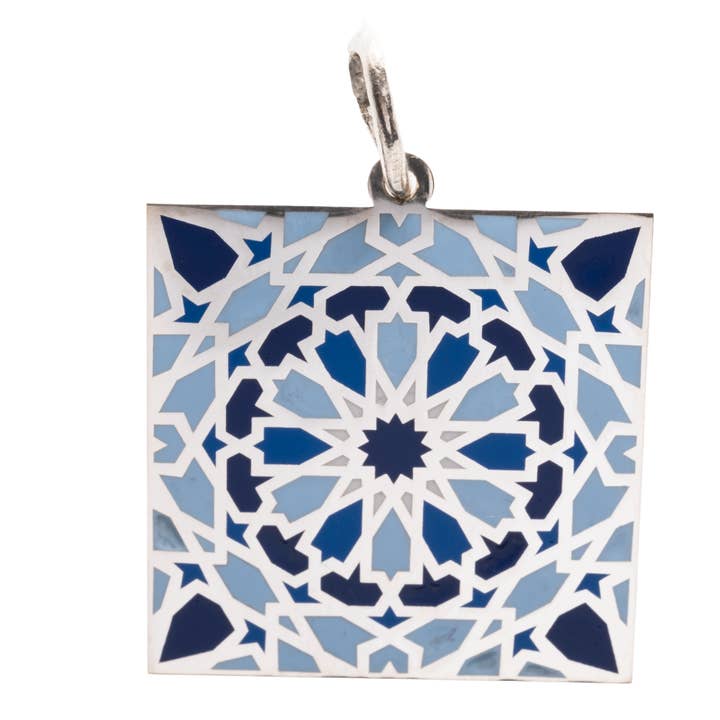 Mozarabic border pendant in sterling silver for wholesale by Plata Pura Joyas